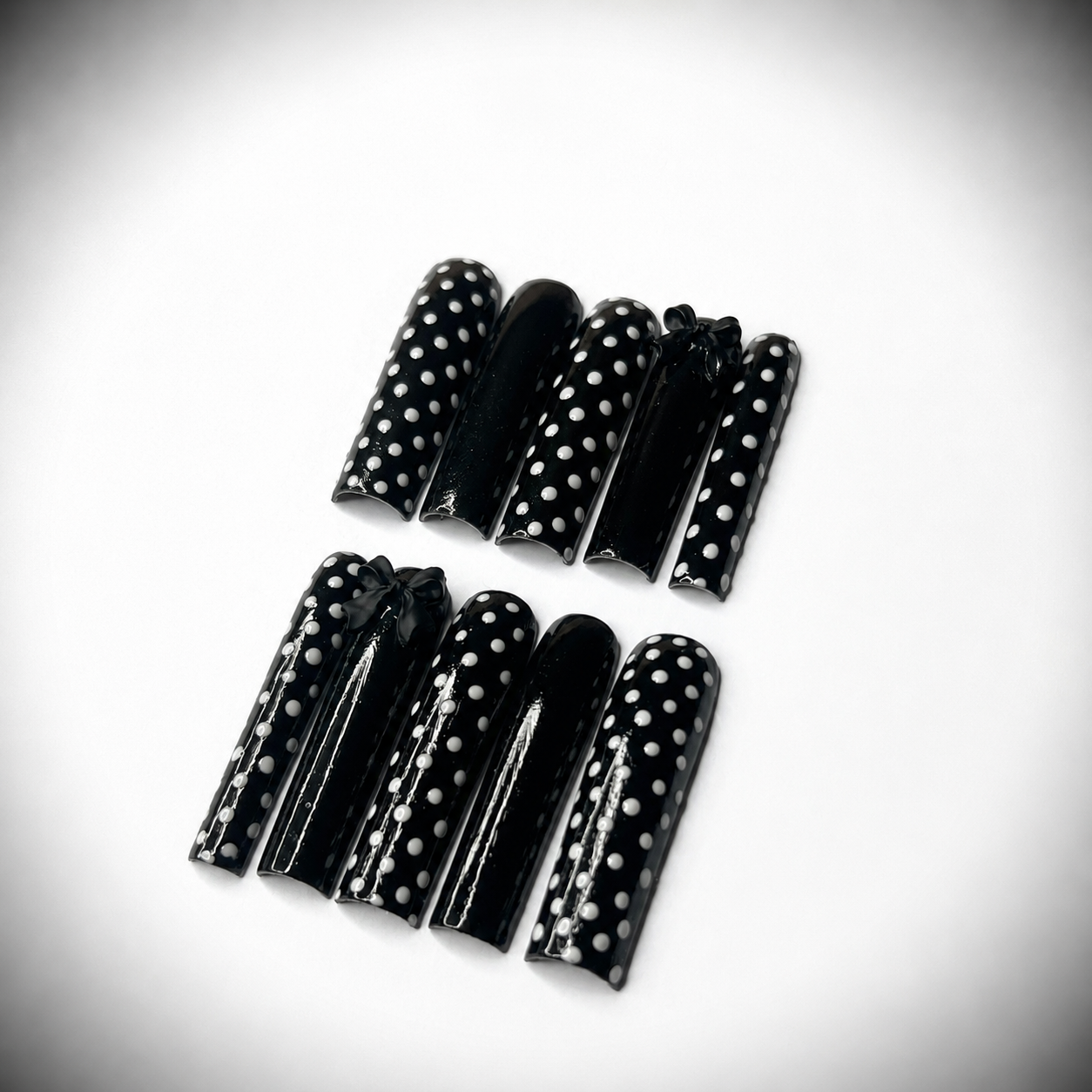 Black Polka Dot Bow Press-On Nails – Size 4-7-6-7-10