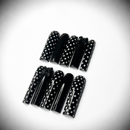 Black Polka Dot Bow Press-On Nails – Size 4-7-6-7-10